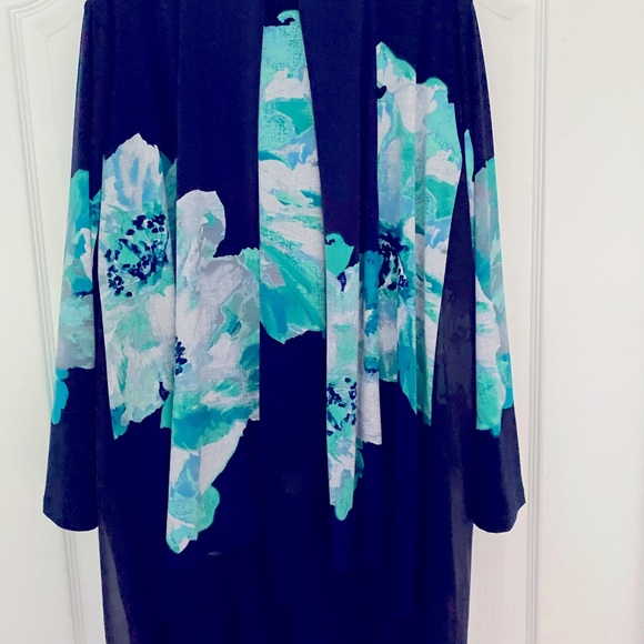 Beautiful 2piece tunic top/ jacket. Fits size 1x-2x. - Picture 5 of 5